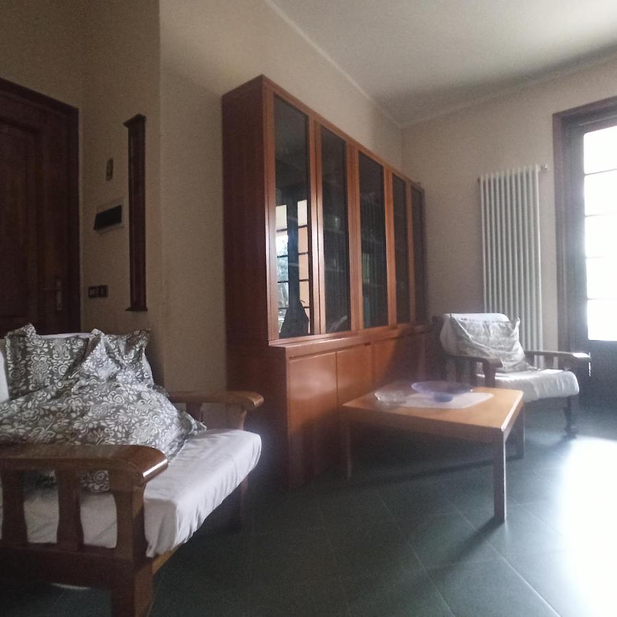 Casa Vincenzo 130 Mq Con Portico Ed Ingresso Esclusivo Dal Giardino Villa Felino Buitenkant foto