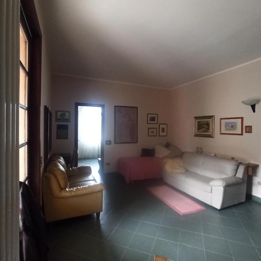 Casa Vincenzo 130 Mq Con Portico Ed Ingresso Esclusivo Dal Giardino Villa Felino Buitenkant foto