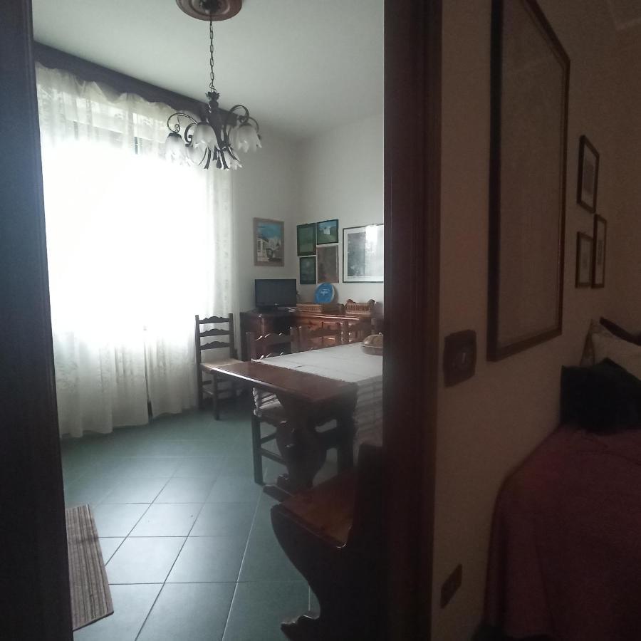 Casa Vincenzo 130 Mq Con Portico Ed Ingresso Esclusivo Dal Giardino Villa Felino Buitenkant foto