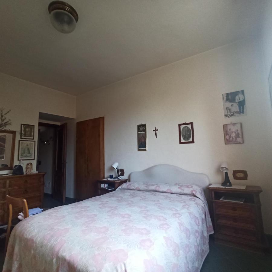 Casa Vincenzo 130 Mq Con Portico Ed Ingresso Esclusivo Dal Giardino Villa Felino Buitenkant foto