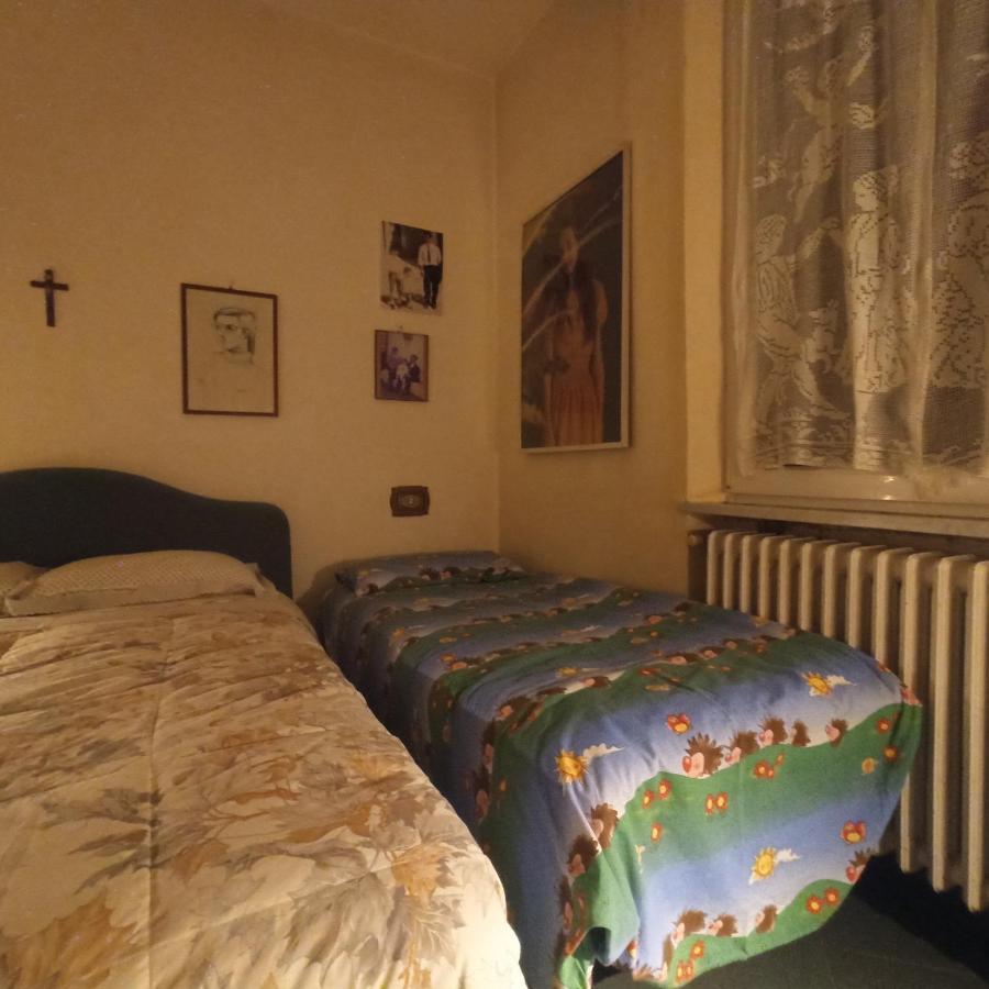 Casa Vincenzo 130 Mq Con Portico Ed Ingresso Esclusivo Dal Giardino Villa Felino Buitenkant foto