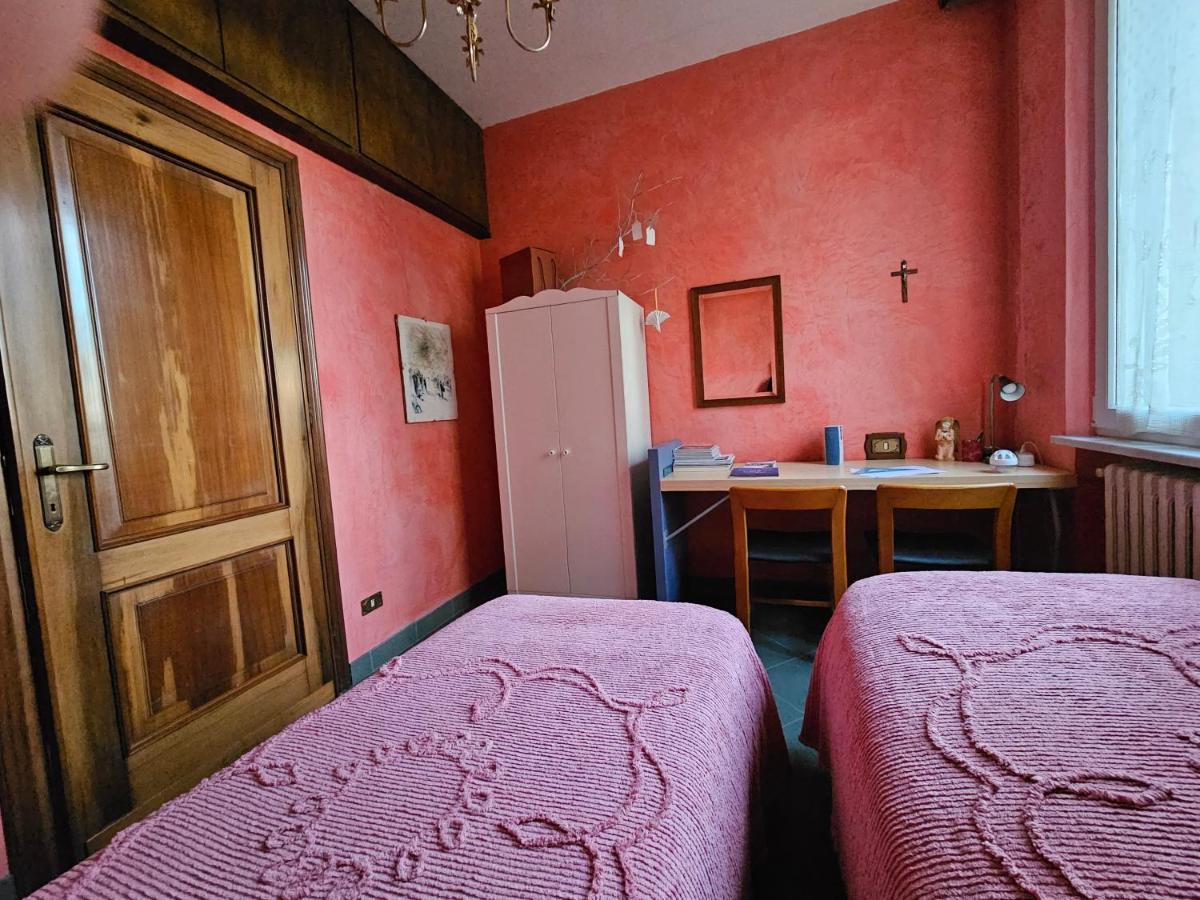 Casa Vincenzo 130 Mq Con Portico Ed Ingresso Esclusivo Dal Giardino Villa Felino Buitenkant foto